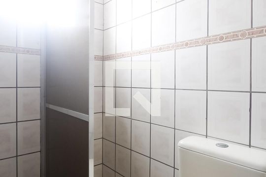 Banheiro de apartamento à venda com 2 quartos, 62m² em Jardim Leopoldina, Porto Alegre