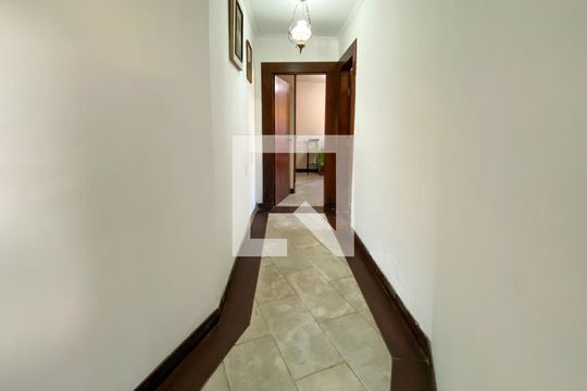 Corredor de casa à venda com 7 quartos, 609m² em Parque dos Principes, São Paulo
