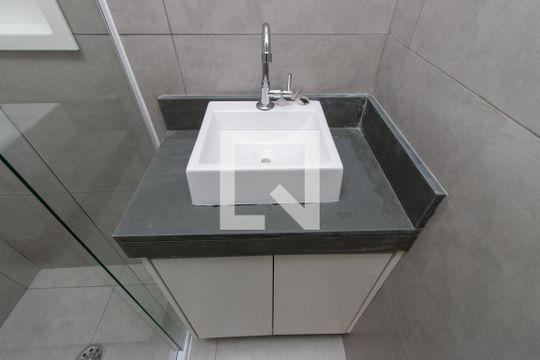 Banheiro de casa para alugar com 1 quarto, 45m² em Vila Gustavo, São Paulo