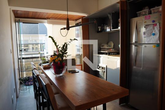 Cozinha de apartamento à venda com 2 quartos, 61m² em Cerqueira César, São Paulo