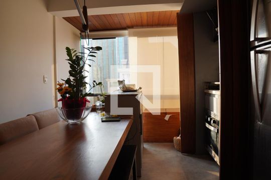 Cozinha de apartamento à venda com 2 quartos, 61m² em Cerqueira César, São Paulo