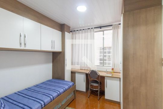 Quarto 1 de apartamento à venda com 2 quartos, 43m² em Centro, Curitiba