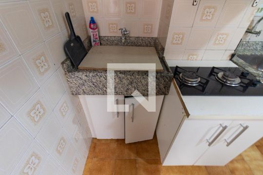 Cozinha e Área de Serviço de apartamento à venda com 2 quartos, 43m² em Centro, Curitiba