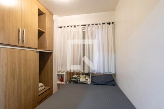 Quarto 2 de apartamento à venda com 2 quartos, 43m² em Centro, Curitiba