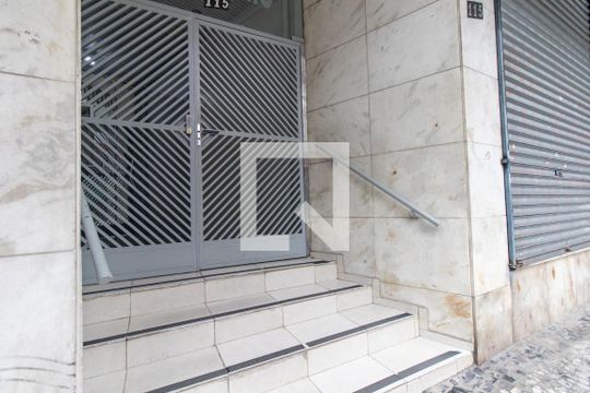 Fachada do Prédio de apartamento à venda com 2 quartos, 43m² em Centro, Curitiba