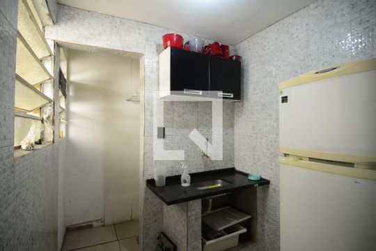 Cozinha de kitnet/studio à venda com 1 quarto, 29m² em Liberdade, São Paulo