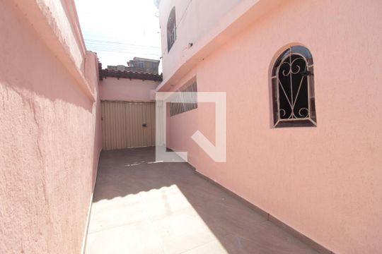Garagem de casa para alugar com 3 quartos, 180m² em Mantiqueira, Belo Horizonte