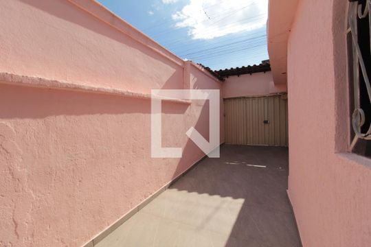 Garagem de casa para alugar com 3 quartos, 180m² em Mantiqueira, Belo Horizonte