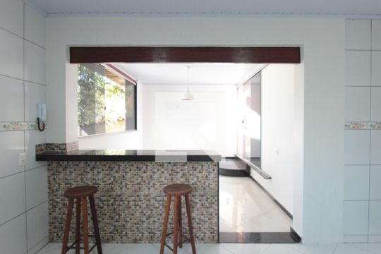 Cozinha de casa para alugar com 3 quartos, 180m² em Mantiqueira, Belo Horizonte