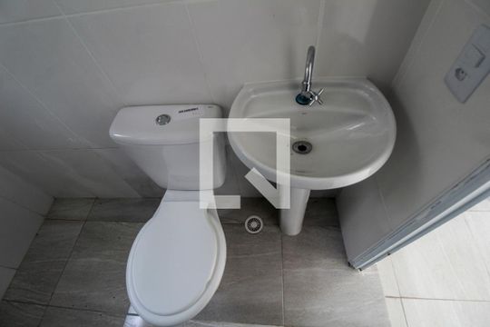 Banheiro de casa para alugar com 1 quarto, 34m² em Chácara Belenzinho, São Paulo