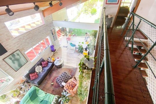 Casa à venda com 3 quartos, 350m² em Vila Romana, São Paulo