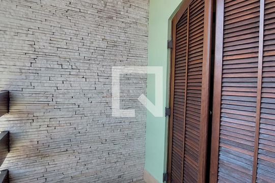 Varanda Quarto 1 suíte de casa à venda com 3 quartos, 292m² em Jardim Las Vegas, Santo André