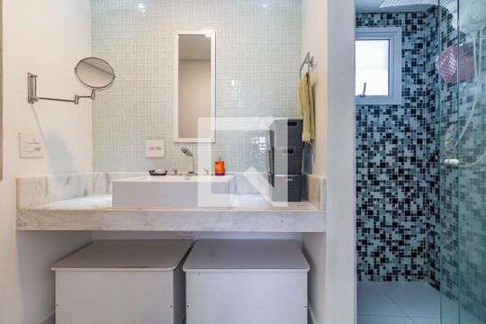 Banheiro da Suíte de apartamento à venda com 2 quartos, 82m² em Vila Romana, São Paulo