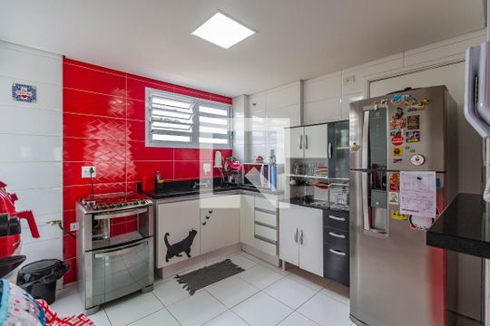 Cozinha de apartamento à venda com 2 quartos, 82m² em Vila Romana, São Paulo