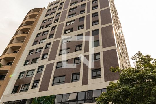 Fachada de apartamento para alugar com 1 quarto, 33m² em República, São Paulo