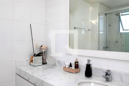 Banheiro Quarto 1 Suíte de apartamento para alugar com 3 quartos, 200m² em Auxiliadora, Porto Alegre