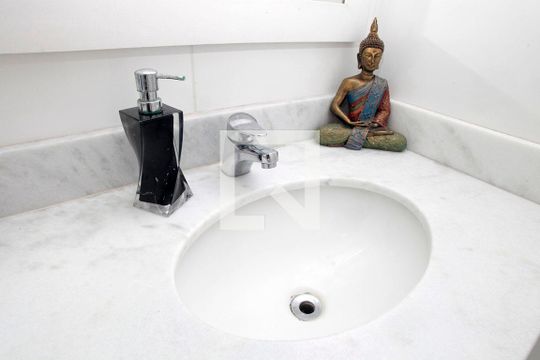 Banheiro Quarto 1 Suíte de apartamento para alugar com 3 quartos, 200m² em Auxiliadora, Porto Alegre