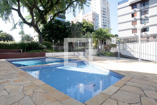 Área Comum - Piscina 3 de apartamento para alugar com 3 quartos, 200m² em Auxiliadora, Porto Alegre