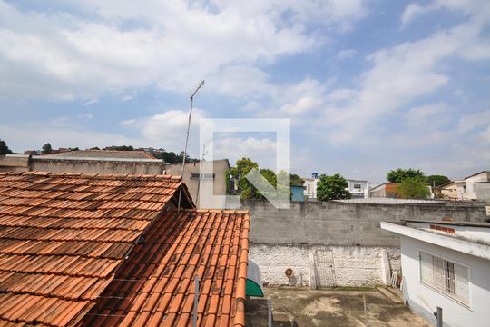 Vista da Suíte 1 de casa de condomínio para alugar com 2 quartos, 72m² em Vila Nilo, São Paulo