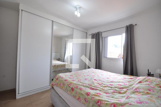 Suíte 1 de casa de condomínio para alugar com 2 quartos, 72m² em Vila Nilo, São Paulo