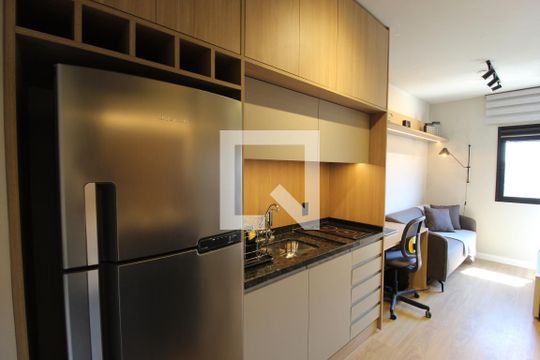 Cozinha de kitnet/studio para alugar com 1 quarto, 24m² em Vila Olímpia, São Paulo