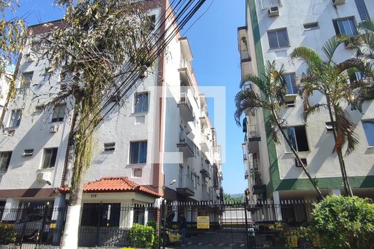Fachada de apartamento à venda com 3 quartos, 69m² em Taquara, Rio de Janeiro