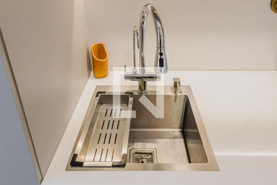 Cozinha de apartamento à venda com 1 quarto, 31m² em Pinheiros, São Paulo
