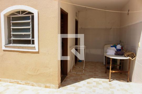 Área de Serviço de casa para alugar com 3 quartos, 190m² em Jardim Colombo, São Paulo