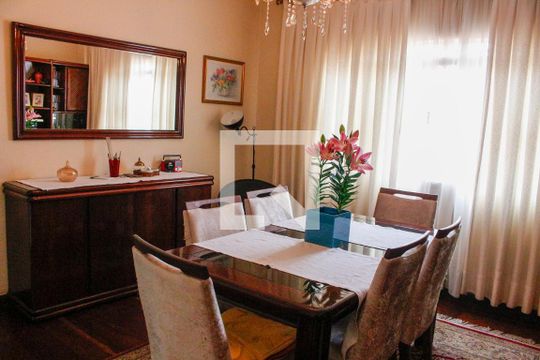 Sala de casa para alugar com 3 quartos, 190m² em Jardim Colombo, São Paulo