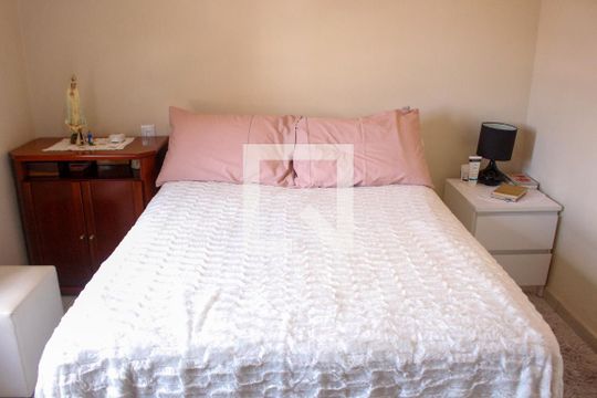 Quarto 2 de casa para alugar com 3 quartos, 190m² em Jardim Colombo, São Paulo