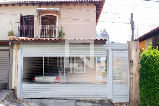 Fachada de casa para alugar com 3 quartos, 190m² em Jardim Colombo, São Paulo