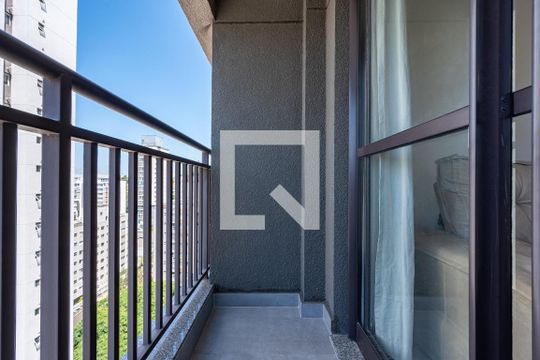 Sacada de casa de condomínio à venda com 1 quarto, 27m² em Jardim Prudência, São Paulo