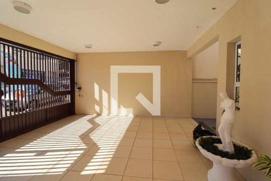 Garagem de casa à venda com 4 quartos, 250m² em Vila Guarani, Jundiaí