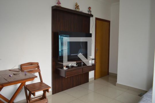 Sala de apartamento à venda com 2 quartos, 54m² em Centro, Contagem