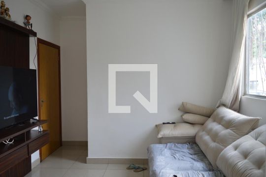 Sala de apartamento à venda com 2 quartos, 54m² em Centro, Contagem