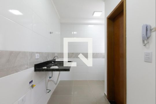 Cozinha de apartamento para alugar com 2 quartos, 43m² em Vila Santana, São Paulo