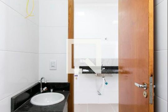 Banheiro de apartamento para alugar com 2 quartos, 43m² em Vila Santana, São Paulo