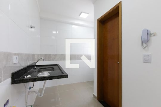 Cozinha de apartamento para alugar com 2 quartos, 43m² em Vila Santana, São Paulo