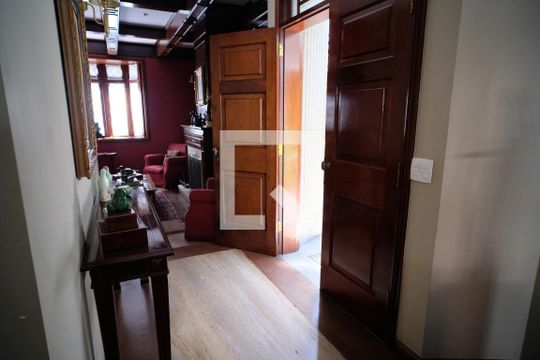 Hall de entrada de casa à venda com 5 quartos, 450m² em Vila Madalena, São Paulo