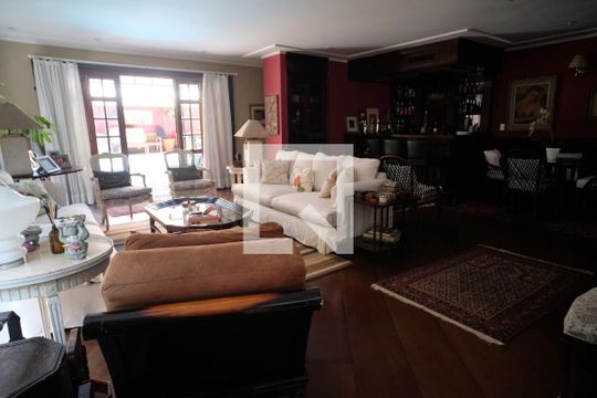 Sala 1 de casa à venda com 5 quartos, 450m² em Vila Madalena, São Paulo