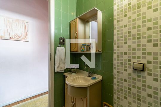 Banheiro Social de casa para alugar com 2 quartos, 111m² em Vila Marte, São Paulo