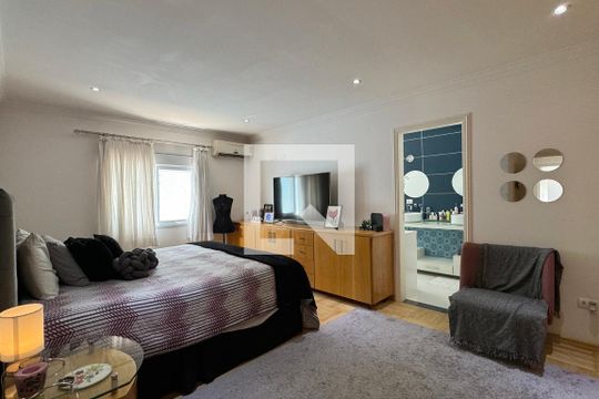 Suíte 1 de casa de condomínio à venda com 3 quartos, 351m² em Alphaville, Santana de Parnaíba