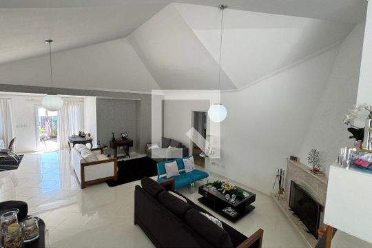 Casa de Condomínio à venda com 3 quartos, 351m² em Alphaville, Santana de Parnaíba