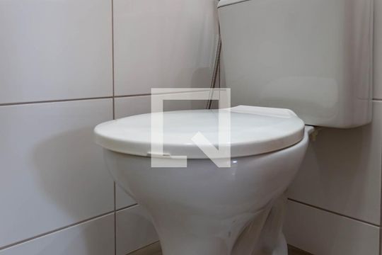 Banheiro 2 de apartamento para alugar com 3 quartos, 71m² em Estrela Dalva, Belo Horizonte