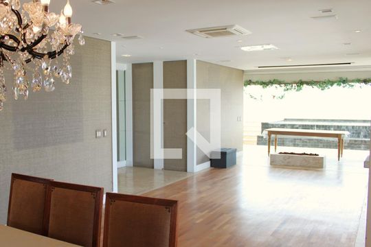 Sala de apartamento para alugar com 4 quartos, 360m² em Santa Teresinha, São Paulo