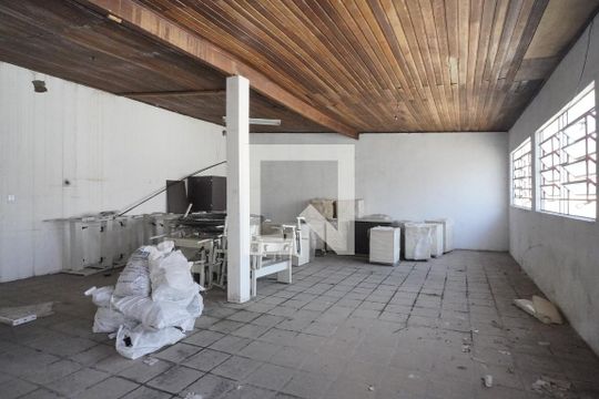Área comum de casa para alugar com 6 quartos, 500m² em São Geraldo, Porto Alegre