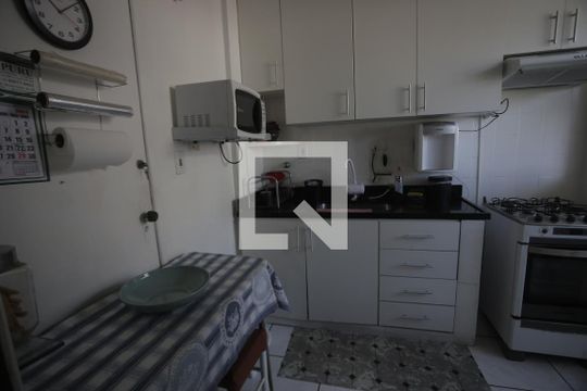 Cozinha de apartamento à venda com 3 quartos, 150m² em Alto Barroca, Belo Horizonte