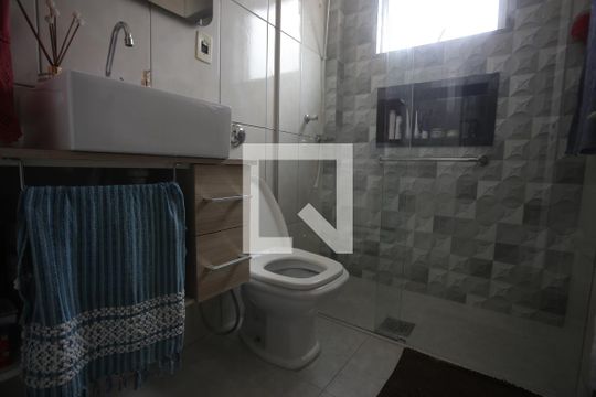 Banheiro 1 de apartamento à venda com 3 quartos, 150m² em Alto Barroca, Belo Horizonte