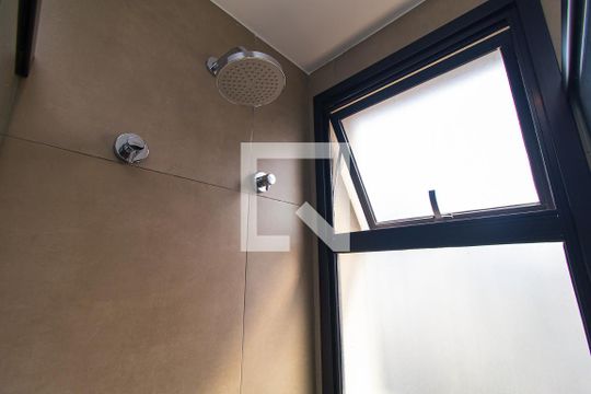 Banheiro de casa de condomínio para alugar com 1 quarto, 19m² em Bela Vista, São Paulo