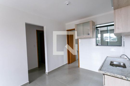 Cozinha de apartamento para alugar com 2 quartos, 41m² em Vila Ré, São Paulo